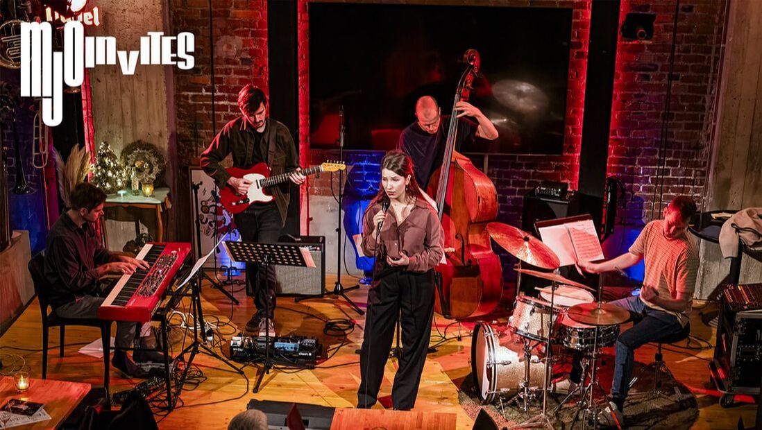 Jeroen Reggers & Jasper De Roeck invite Yentl